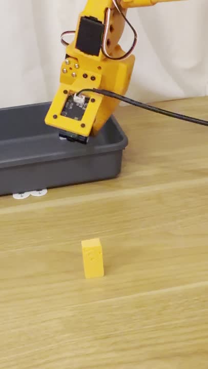 LeRobot live inference at home (video)
